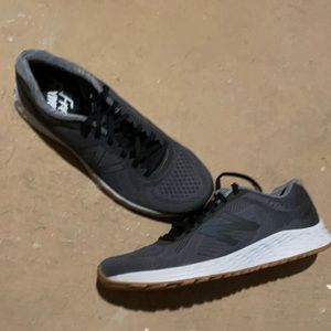 Men’s new balance fresh foam sneaker 10.5